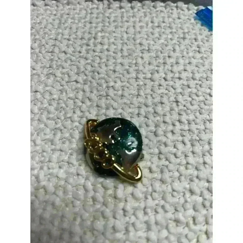 Vintage‎ 2000 Earth brooch